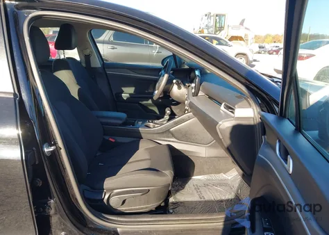 2022 Kia K5 Lxs z USA, uszkodzony, nr VIN 5XXG14J27NG139440